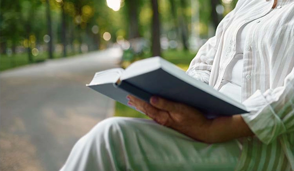 reading at park